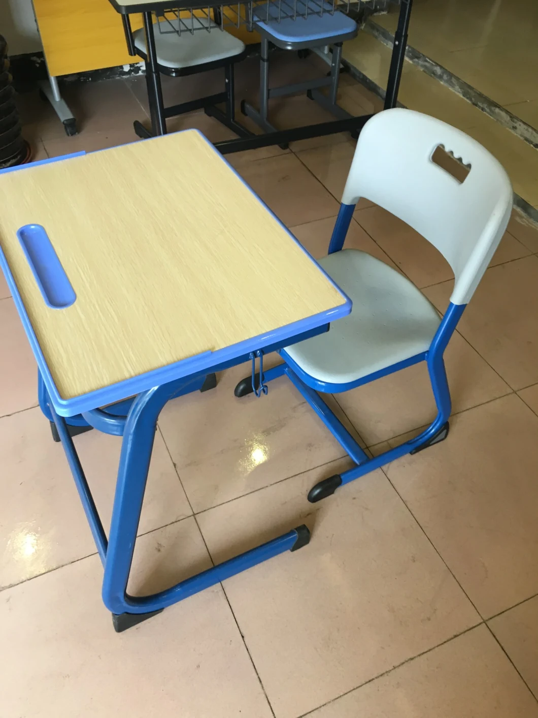 Fashion Single School Student Desk with PE Chair, School Furniture